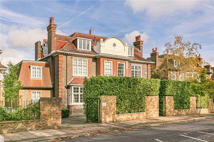 3 Bedroom Flat To Rent In Chartfield Avenue, Putney, SW15