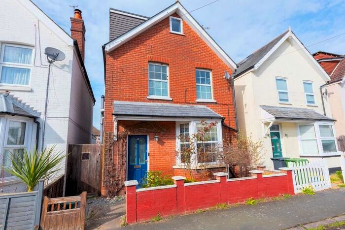 3 Bedroom Detached House To Rent In Alexandra Avenue, Camberley, GU15