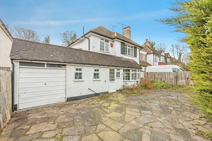 3 Bedroom Detached House For Sale In Gravel Hill, Croydon, CR0