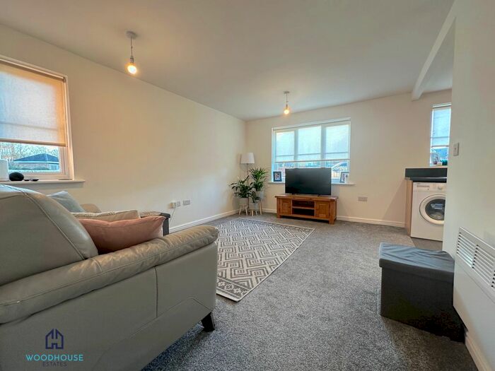 2 Bedroom Flat To Rent In Yukon Road, Turnford, EN10