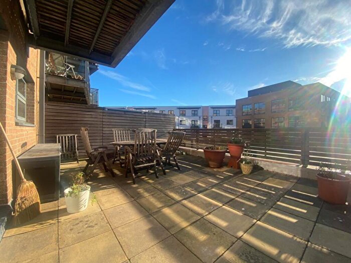 1 Bedroom Flat To Rent In Deanery Road, Bristol, BS1