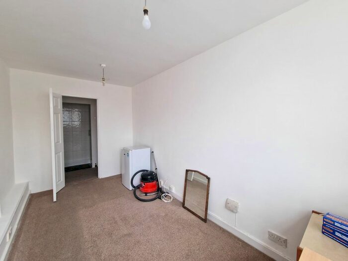 Studio To Rent In Pinner Road, Harrow, HA1