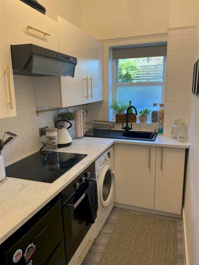 1 Bedroom Flat For Sale In Oxford Road, Worthing, BN11