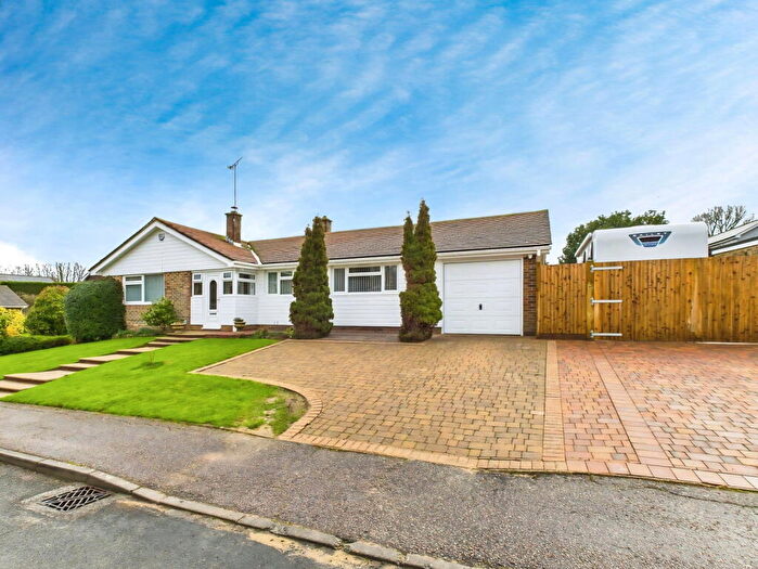 3 Bedroom Detached Bungalow For Sale In Kingfisher Way, Horsham, RH12