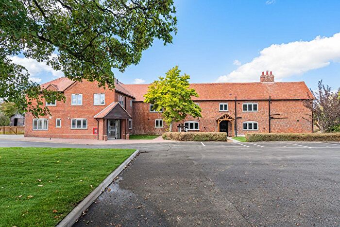 2 Bedroom Flat For Sale In Kingswell Court, Harwell, OX11