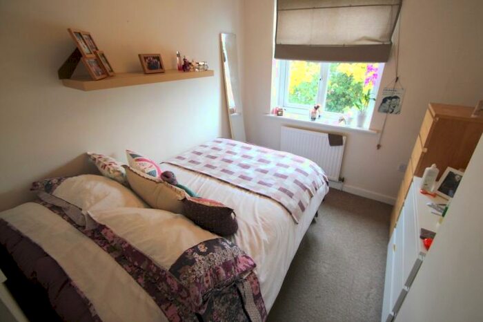 4 Bedroom Semi-Detached House To Rent In Headingley Mount, Headingley, Leeds, LS6