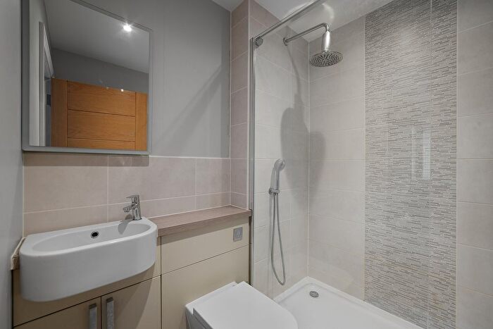 2 Bedroom Flat For Sale In Chertsey Road, Ashford, TW15