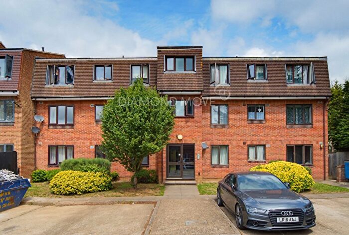 1 Bedroom Flat For Sale In The Drive, Slough, SL3