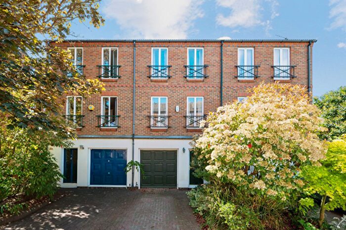 3 Bedroom Terraced House For Sale In Richmond Road, West Wimbledon, SW20