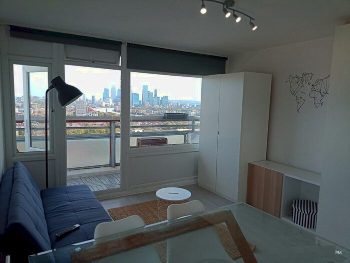 3 Bedroom Flat To Rent In Hindmarsh Close, London, E1
