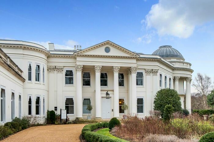 3 Bedroom Flat To Rent In Willoughby Lane Bromley, BR1