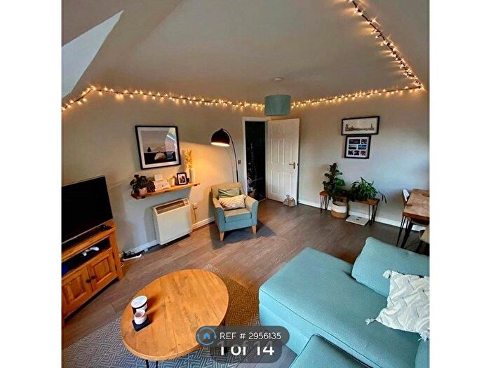 2 Bedroom Flat To Rent In Worsley, Manchester, M28