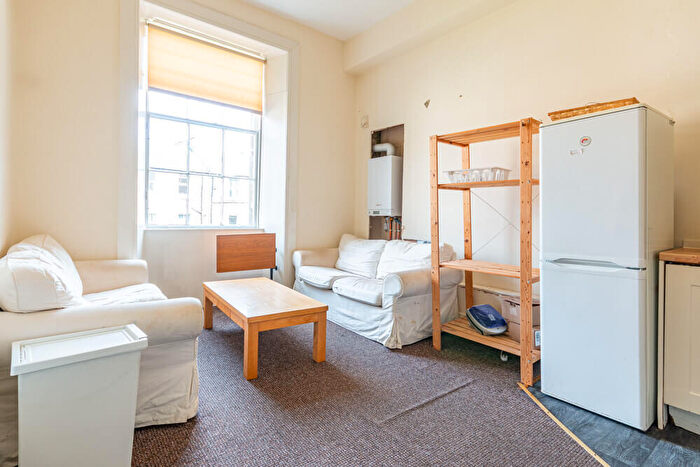 4 Bedroom Flat To Rent In L Valleyfield Street, Edinburgh, EH3