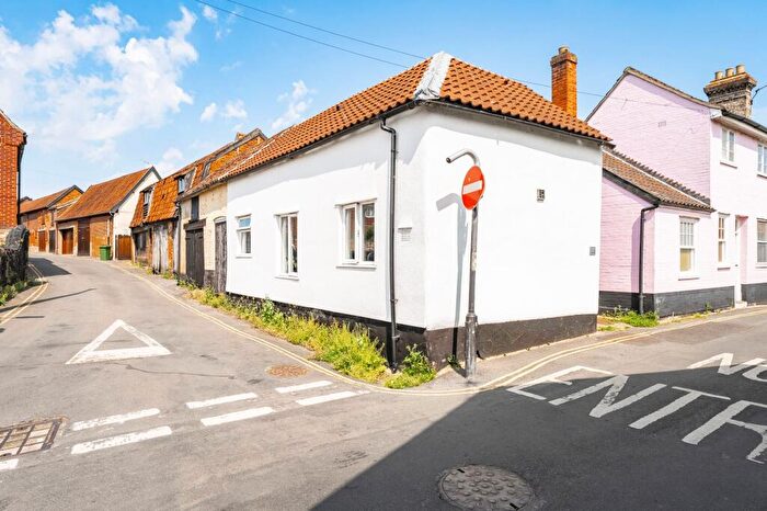 1 Bedroom Semi-Detached House For Sale In Friarscroft Lane, Wymondham, NR18