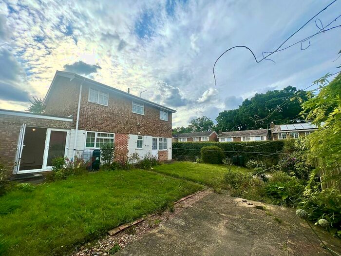 4 Bedroom Detached House To Rent In St Johns, GU21