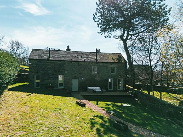 3 Bedroom Detached House For Sale In Chapel-En-Le-Frith, High Peak, SK23