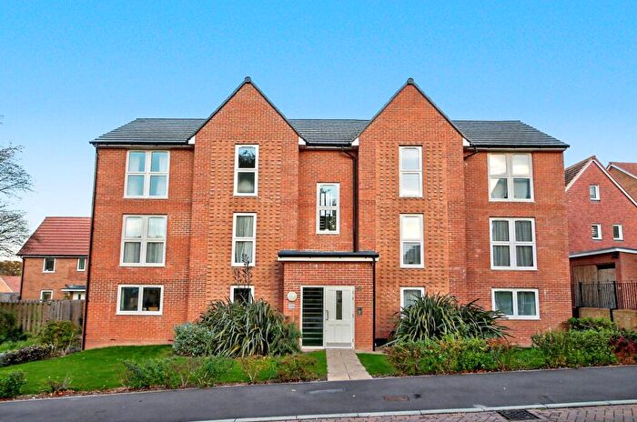 2 Bedroom Apartment For Sale In Condor Way, Basingstoke, RG24
