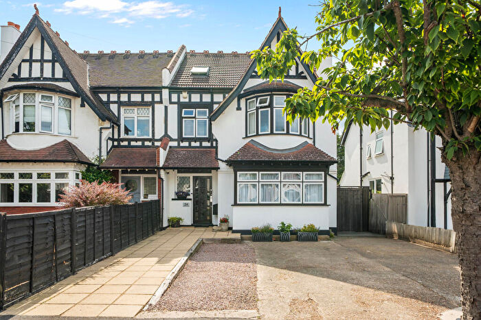 5 Bedroom Semi-Detached House For Sale In Salcott Road, Beddington, CR0