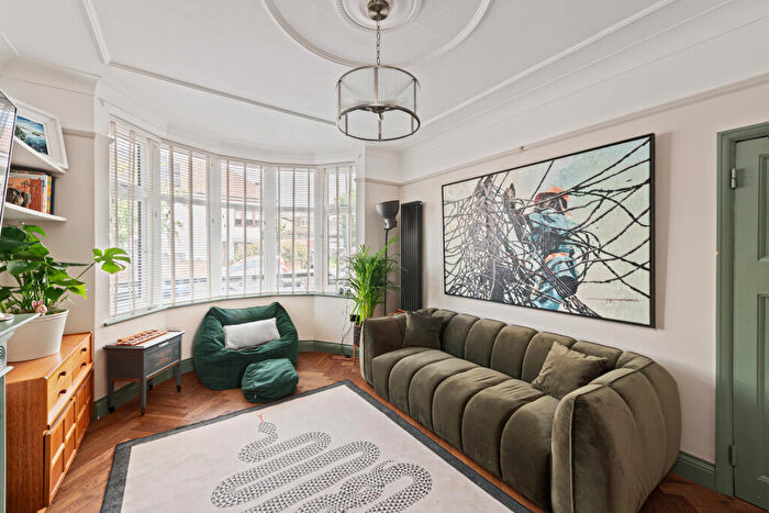 4 Bedroom Terraced House To Rent In London, NW10