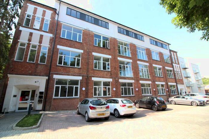 1 Bedroom Flat To Rent In Flat, Breton House, Old Bedford Road, Luton, LU2