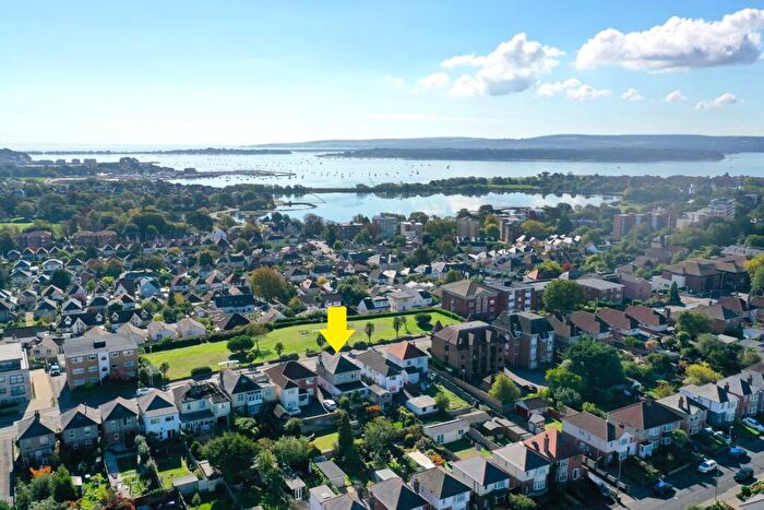 3 Bedroom Detached House For Sale In Longfleet Road, Poole, BH15