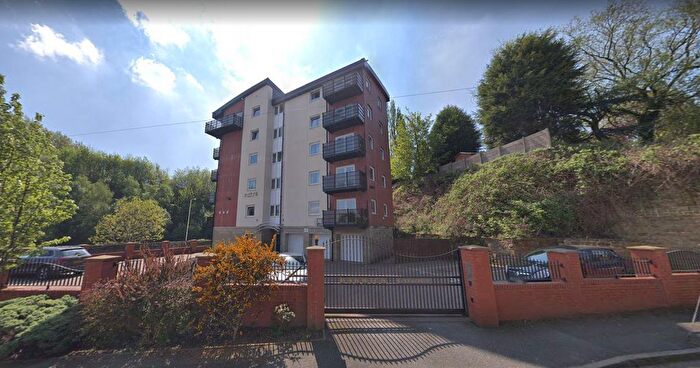 2 Bedroom Flat To Rent In Barwick Court, Station Road, Morley, LS27