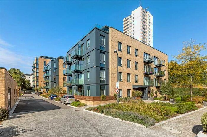 1 Bedroom Flat To Rent In Easton House, Heritage Walk, Brentford, TW8
