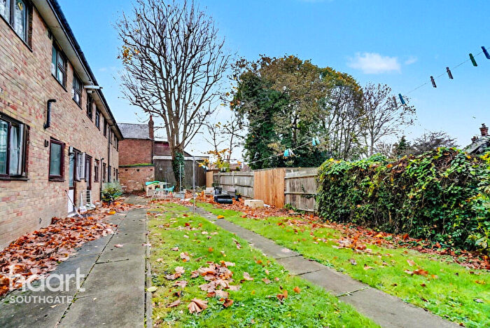 1 Bedroom Flat For Sale In Hastings Close, Barnet, EN5