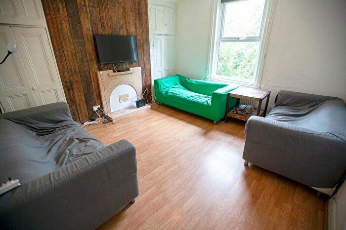 8 Bedroom House To Rent In A-Amherst Road, Manchester, M14