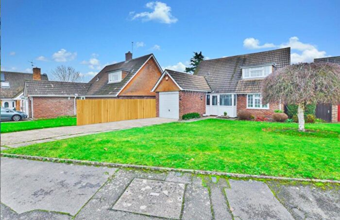 4 Bedroom Detached Bungalow For Sale In Dove House Crescent, Slough, SL2