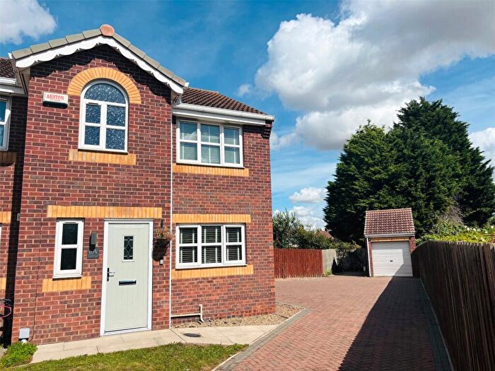 3 Bedroom End Of Terrace House For Sale In Reed Court, Goole, East Yorkshire, DN14