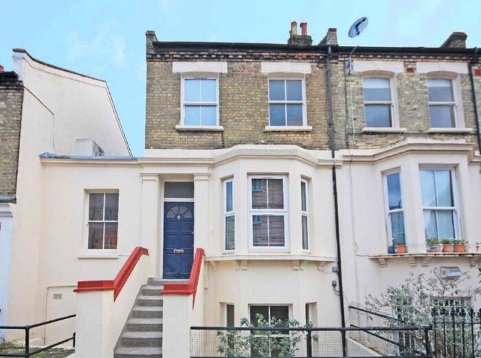 4 Bedroom Flat To Rent In Caxton Road, London, W12