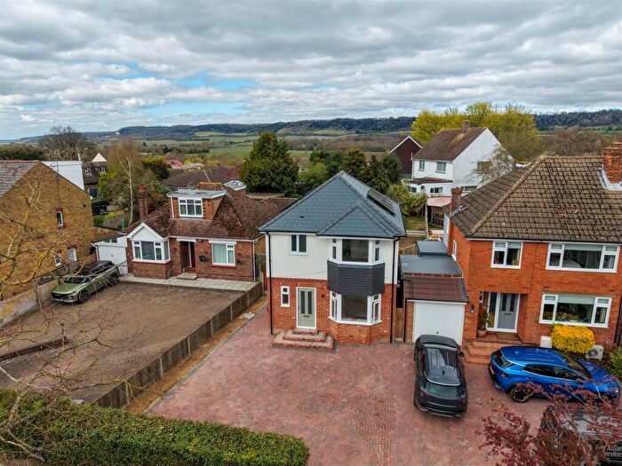 3 Bedroom Detached House For Sale In Sandling Lane, Penenden Heath, ME14