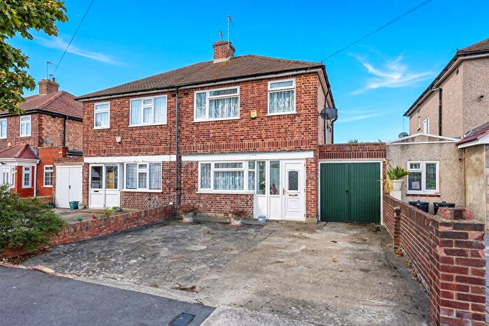 3 Bedroom Semi Detached House For Sale In Windsor Avenue, Hillingdon, UB10