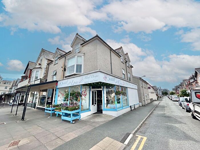 2 Bedroom Flat For Sale In Victoria Street, Llandudno, LL30