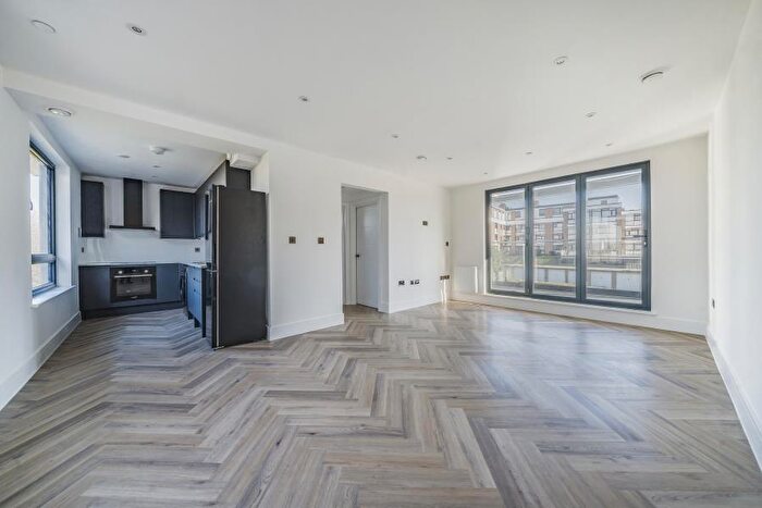 1 Bedroom Flat To Rent In Weybridge, Surrey, KT13