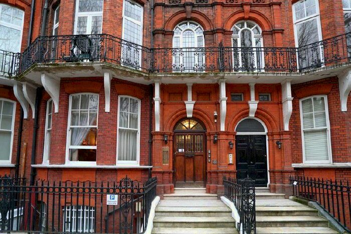 Studio To Rent In Kensington Court, Kensington, London W8