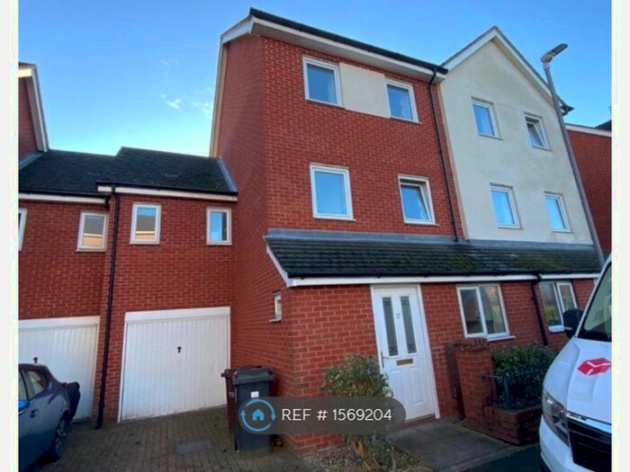 5 Bedroom Semi-Detached House To Rent In Jeremiah Road, Wolverhampton, WV10