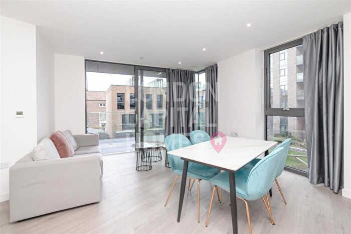 1 Bedroom Apartment To Rent In Willowbrook House, Coster Avenue, London, N4