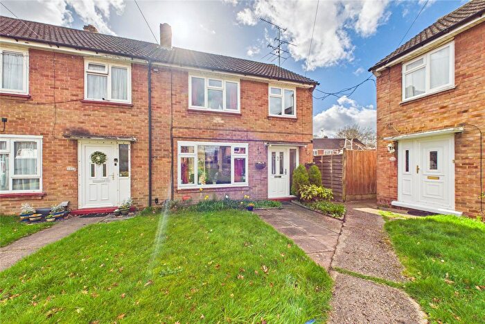 3 Bedroom End Terrace House For Sale In Yorktown Road, Sandhurst, Berkshire, GU47