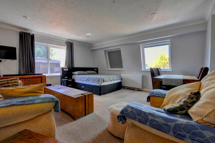 Studio To Rent In Wycombe Road, Stokenchurch, HP14