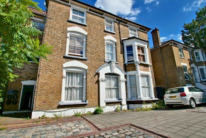 3 Bedroom Flat To Rent In Sunderland Road, London, SE23