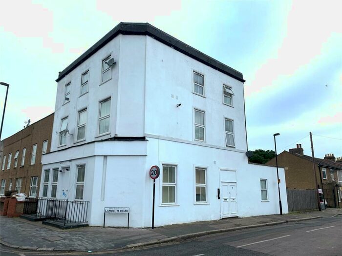 2 Bedroom Apartment To Rent In Sumner Road, Croydon, Surrey, CR0