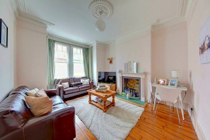 1 Bedroom Flat To Rent In Elspeth Road Battersea London, SW11