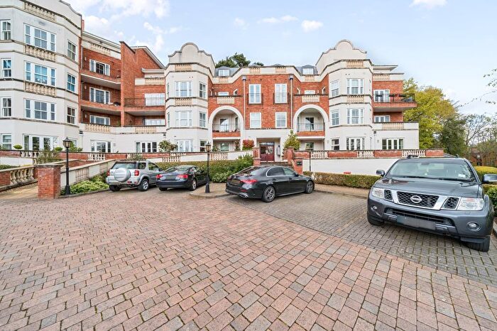 2 Bedroom Flat For Sale In Ascot, Berkshire, SL5
