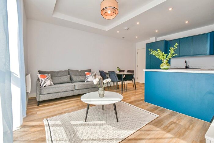 2 Bedroom Flat To Rent In High Court, Leeds, LS2