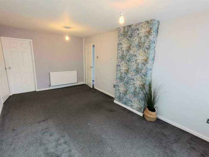 2 Bedroom Flat To Rent In Callowbrook Lane, Rubery, B45