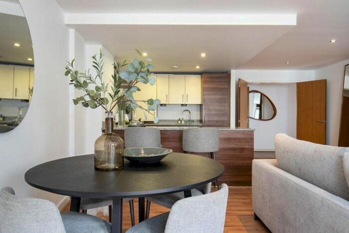 2 Bedroom Flat To Rent In Fairview Road, London, SW16