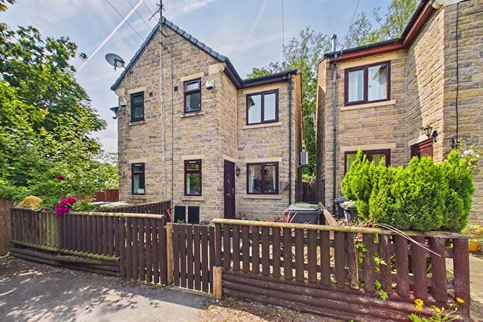 3 Bedroom Semi-Detached House For Sale In Macclesfield Road, Whaley Bridge, SK23