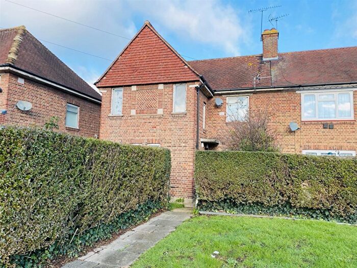 3 Bedroom End Terrace House For Sale In Wesley Avenue, Hounslow, TW3